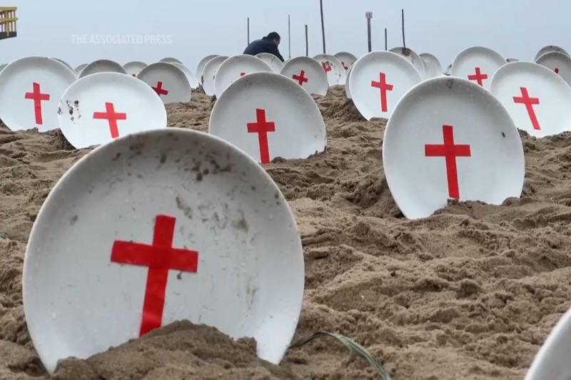 g20 summit deepens focus on hunger as activists scatter 733 empty plates on brazil beach