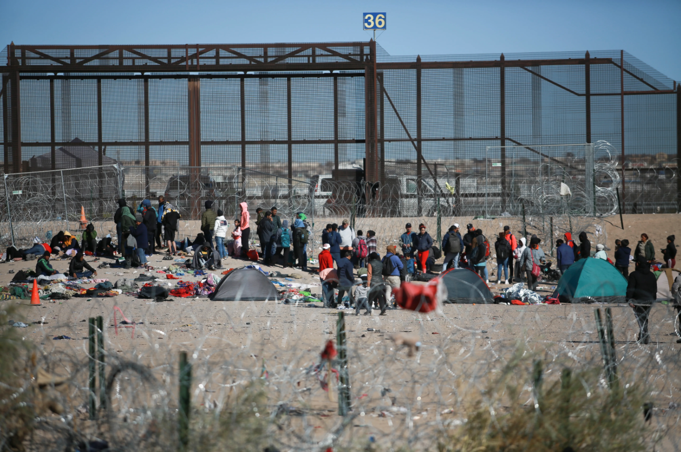 migrant crossings plunge at us mexico border big victory for biden and kamala