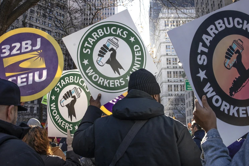 ‘No Contract, No Coffee’ Starbucks Workers Stage ‘Red Cup Day’ Strike