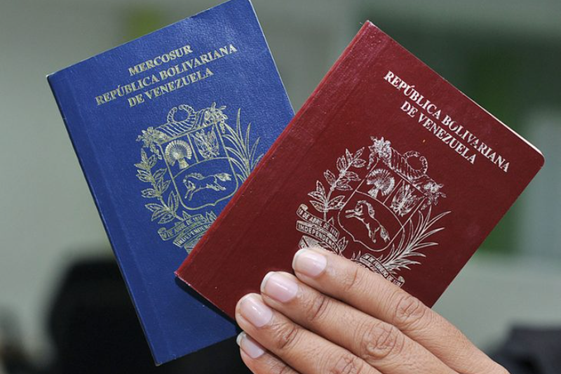 Venezuela Presidential Election: Nicolas Maduro government cancelling passports of activists and journalists?