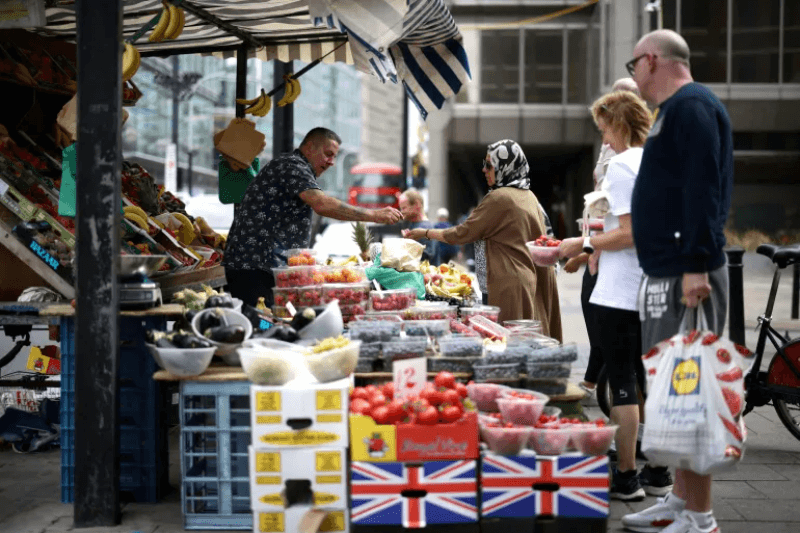 Britain’s Job Market Struggles as Inflation Stays High
