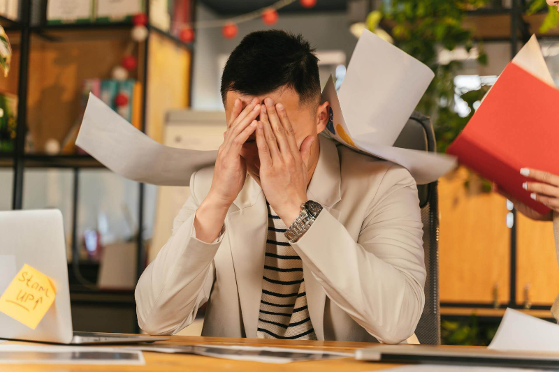 Five reasons behind burnout being really common in offices